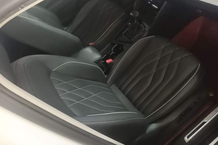 Used Volkswagen Tiguan L 2022 330TSI Automatic Two-Wheel Drive R-Line Enhanced Edition Right Front Seat