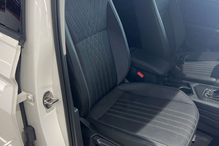 Used Volkswagen Tiguan L 2022 330TSI Automatic Two-Wheel Drive Comfort Edition Right Front Seat