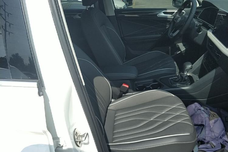 Used Volkswagen Tiguan L 2022 330TSI Automatic Two-Wheel Drive Smart Edition Right Front Seat