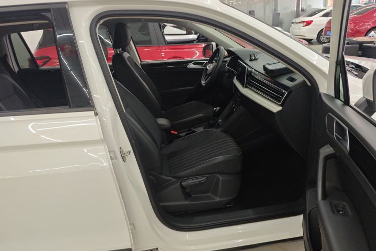 Used Volkswagen Tiguan L 2022 330TSI Automatic Two-Wheel Drive Comfort Edition Right Front Seat