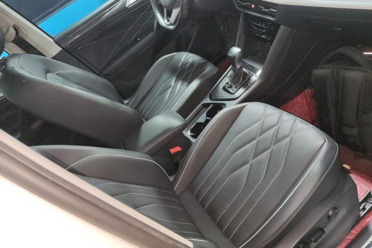 Used Volkswagen Tiguan L 2022 330TSI Automatic Two-Wheel Drive R-Line Enhanced Edition Right Front Seat