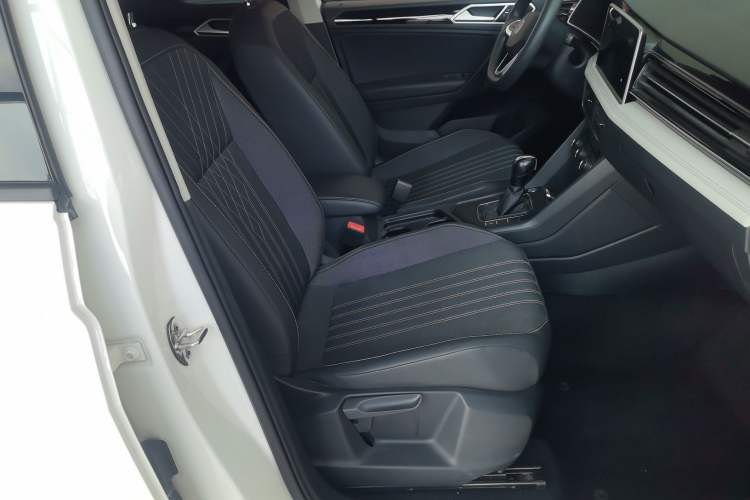 Used Volkswagen Tiguan L 2022 330TSI Automatic Two-Wheel Drive Comfort Edition Right Front Seat
