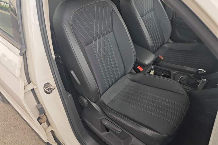 Used Volkswagen Tiguan L 2022 330TSI Automatic Two-Wheel Drive Comfort Edition Right Front Seat