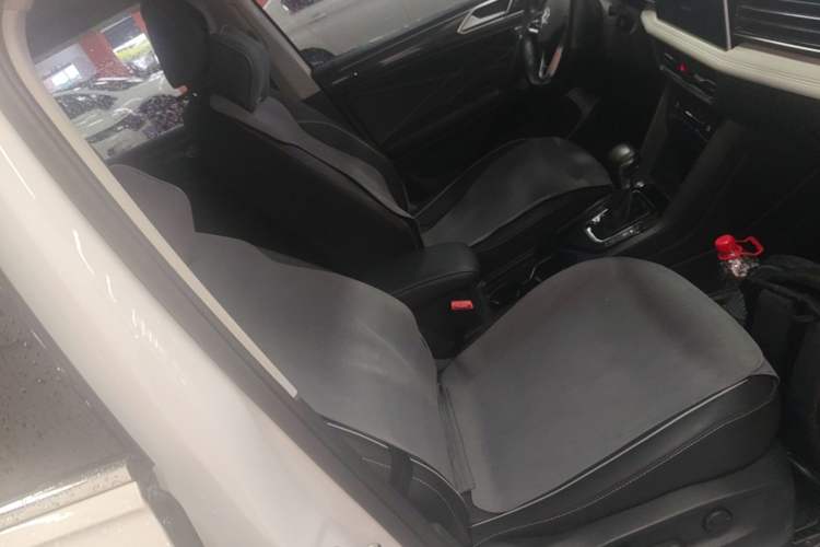 Used Volkswagen Tiguan L 2022 330TSI Automatic Two-Wheel Drive R-Line Enhanced Edition Right Front Seat