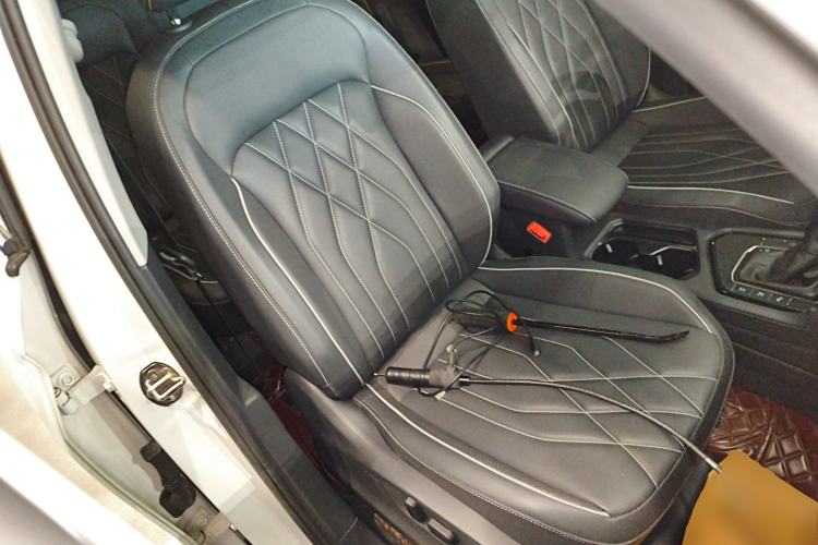 Used Volkswagen Tiguan L 2022 330TSI Automatic Two-Wheel Drive R-Line Enhanced Edition Right Front Seat