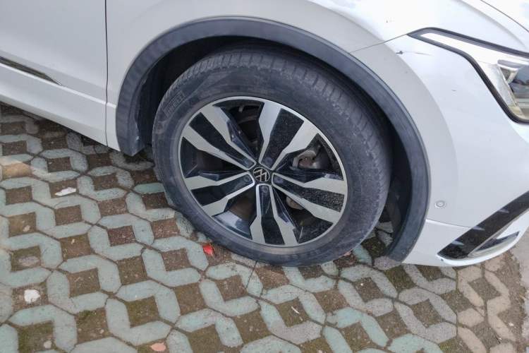 Used Volkswagen Tiguan L 2022 330TSI Automatic Two-Wheel Drive R-Line Enhanced Edition Right Front Wheel Hub