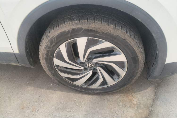 Used Volkswagen Tiguan L 2022 330TSI Automatic Two-Wheel Drive Comfort Edition Right Front Wheel Hub