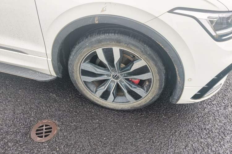 Used Volkswagen Tiguan L 2022 330TSI Automatic Two-Wheel Drive R-Line Enhanced Edition Right Front Wheel Hub