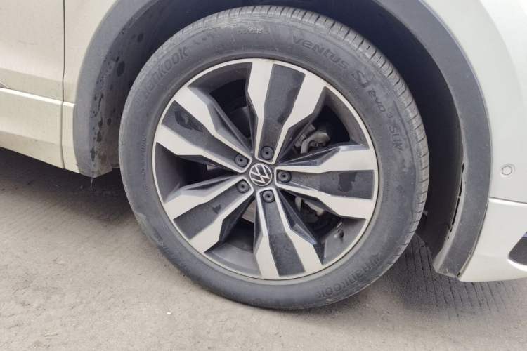 Used Volkswagen Tiguan L 2022 330TSI Automatic Two-Wheel Drive R-Line Enhanced Edition Right Front Wheel Hub