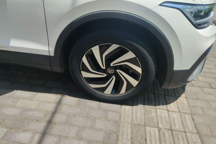 Used Volkswagen Tiguan L 2022 330TSI Automatic Two-Wheel Drive Smart Edition Right Front Wheel Hub
