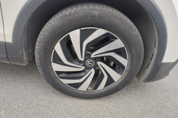 Used Volkswagen Tiguan L 2022 330TSI Automatic Two-Wheel Drive Smart Edition Right Front Wheel Hub