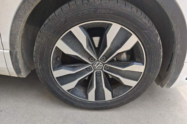 Used Volkswagen Tiguan L 2022 330TSI Automatic Two-Wheel Drive R-Line Enhanced Edition Right Front Wheel Hub