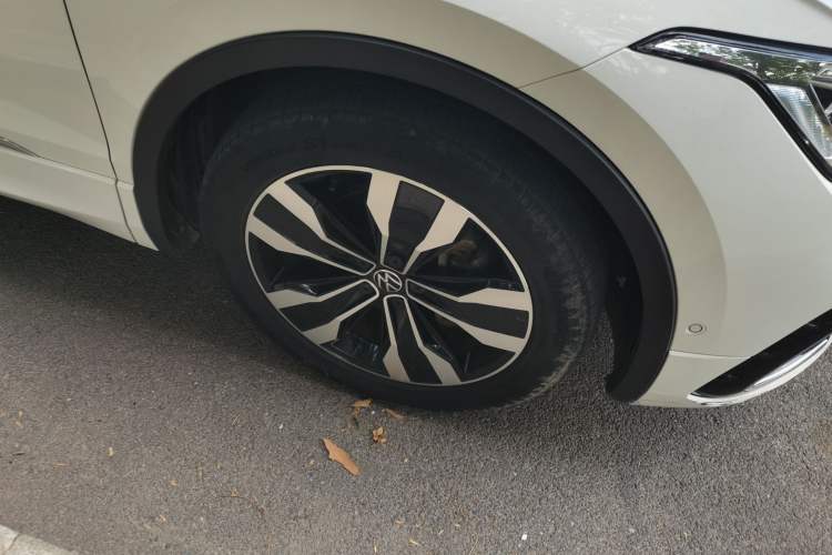 Used Volkswagen Tiguan L 2022 330TSI Automatic Two-Wheel Drive R-Line Enhanced Edition Right Front Wheel Hub