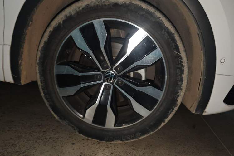 Used Volkswagen Tiguan L 2022 330TSI Automatic Two-Wheel Drive R-Line Enhanced Edition Right Front Wheel Hub