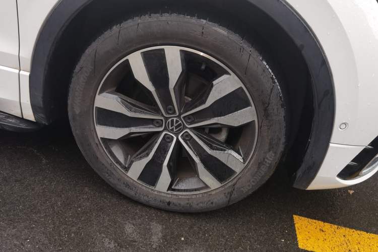 Used Volkswagen Tiguan L 2022 330TSI Automatic Two-Wheel Drive R-Line Enhanced Edition Right Front Wheel Hub