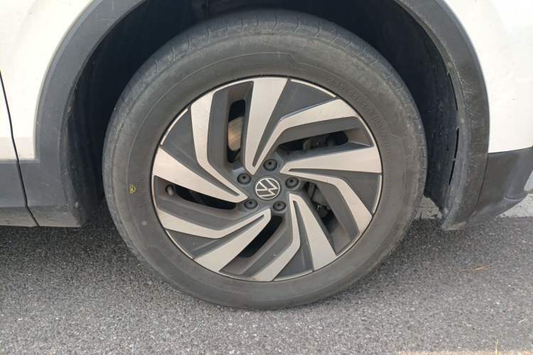 Used Volkswagen Tiguan L 2022 330TSI Automatic Two-Wheel Drive Comfort Edition Right Front Wheel Hub