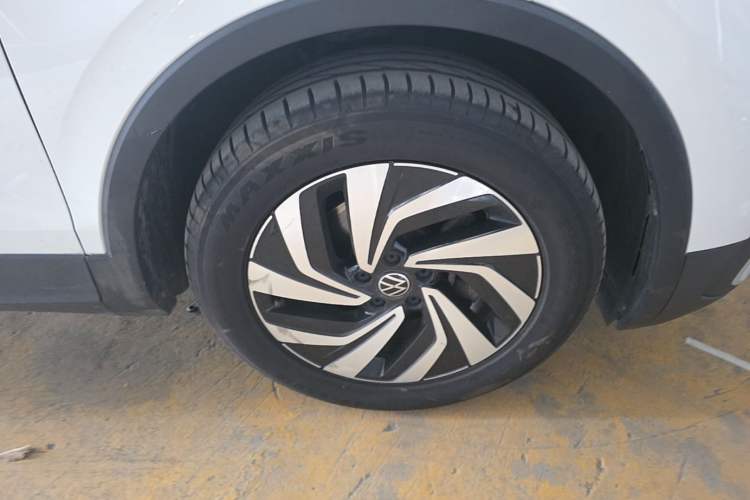 Used Volkswagen Tiguan L 2022 330TSI Automatic Two-Wheel Drive Comfort Edition Right Front Wheel Hub