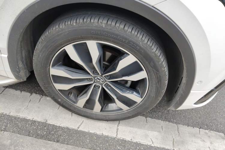 Used Volkswagen Tiguan L 2022 330TSI Automatic Two-Wheel Drive R-Line Enhanced Edition Right Front Wheel Hub