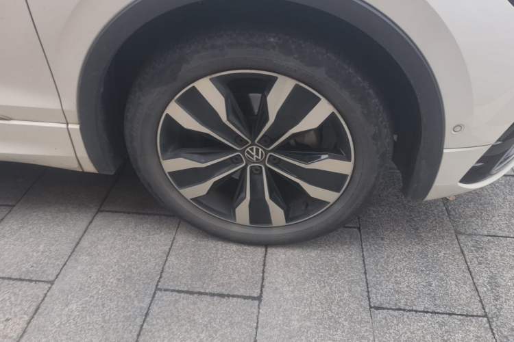 Used Volkswagen Tiguan L 2022 330TSI Automatic Two-Wheel Drive R-Line Enhanced Edition Right Front Wheel Hub