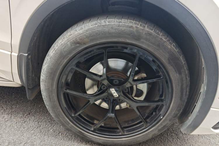 Used Volkswagen Tiguan L 2022 330TSI Automatic Two-Wheel Drive R-Line Enhanced Edition Right Front Wheel Hub