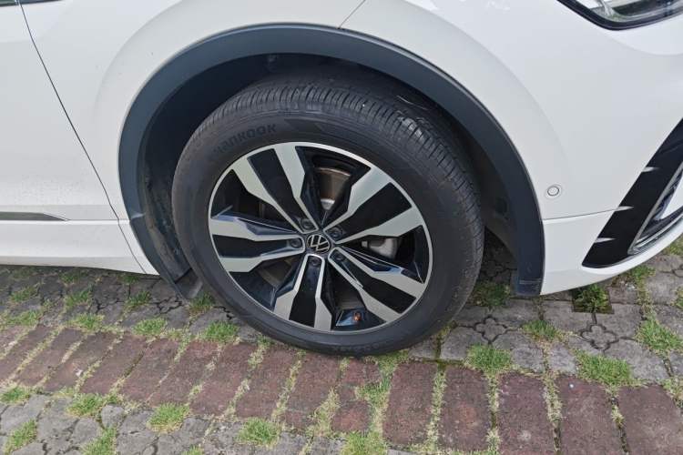 Used Volkswagen Tiguan L 2022 330TSI Automatic Two-Wheel Drive R-Line Enhanced Edition Right Front Wheel Hub
