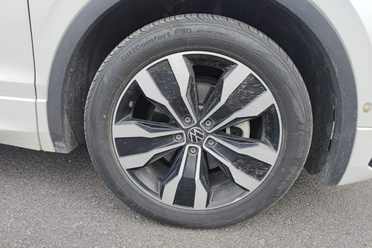 Used Volkswagen Tiguan L 2022 330TSI Automatic Two-Wheel Drive R-Line Enhanced Edition Right Front Wheel Hub