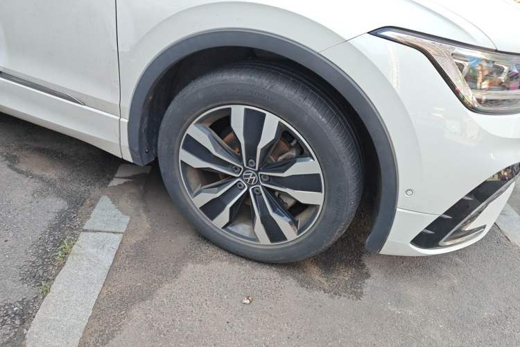 Used Volkswagen Tiguan L 2022 330TSI Automatic Two-Wheel Drive R-Line Enhanced Edition Right Front Wheel Hub