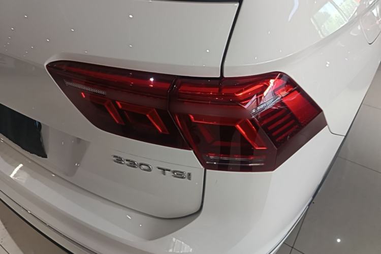 Used Volkswagen Tiguan L 2022 330TSI Automatic Two-Wheel Drive R-Line Enhanced Edition Right Rear Taillight