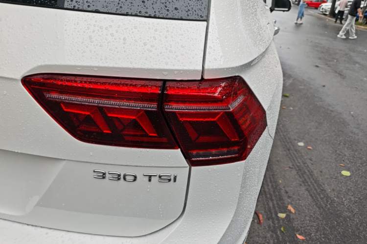 Used Volkswagen Tiguan L 2022 330TSI Automatic Two-Wheel Drive R-Line Enhanced Edition Right Rear Taillight