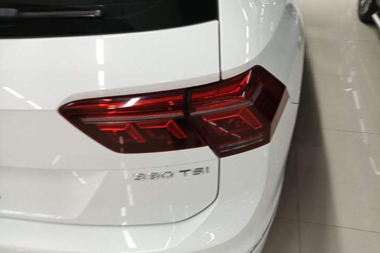 Used Volkswagen Tiguan L 2022 330TSI Automatic Two-Wheel Drive R-Line Enhanced Edition Right Rear Taillight