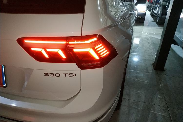 Used Volkswagen Tiguan L 2022 330TSI Automatic Two-Wheel Drive R-Line Enhanced Edition Right Rear Taillight