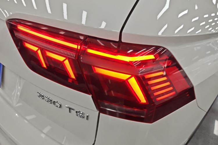 Used Volkswagen Tiguan L 2022 330TSI Automatic Two-Wheel Drive R-Line Enhanced Edition Right Rear Taillight