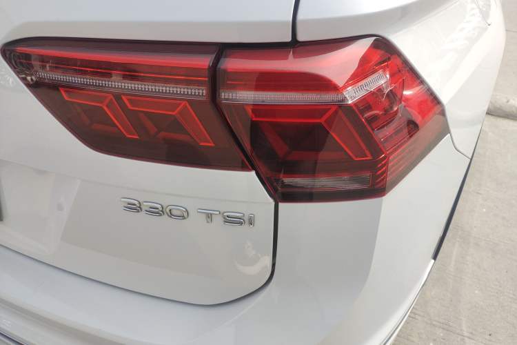 Used Volkswagen Tiguan L 2022 330TSI Automatic Two-Wheel Drive R-Line Enhanced Edition Right Rear Taillight
