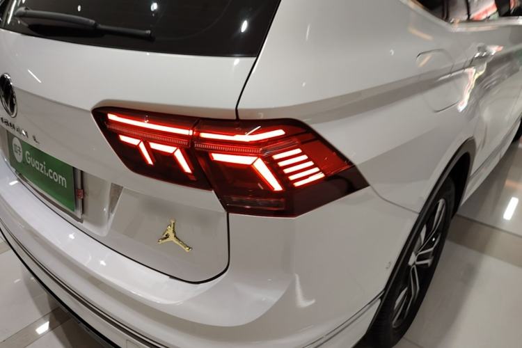 Used Volkswagen Tiguan L 2022 330TSI Automatic Two-Wheel Drive R-Line Enhanced Edition Right Rear Taillight
