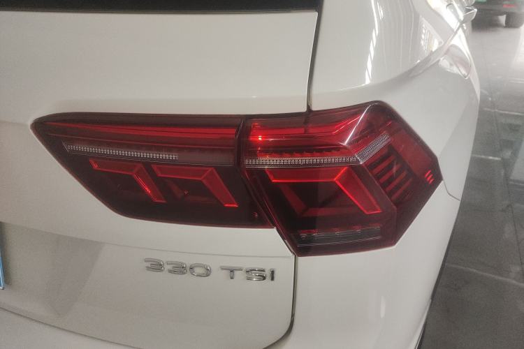 Used Volkswagen Tiguan L 2022 330TSI Automatic Two-Wheel Drive R-Line Enhanced Edition Right Rear Taillight