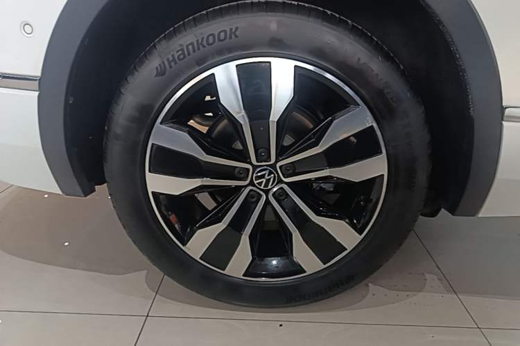 Used Volkswagen Tiguan L 2022 330TSI Automatic Two-Wheel Drive R-Line Enhanced Edition Right Rear Wheel Hub