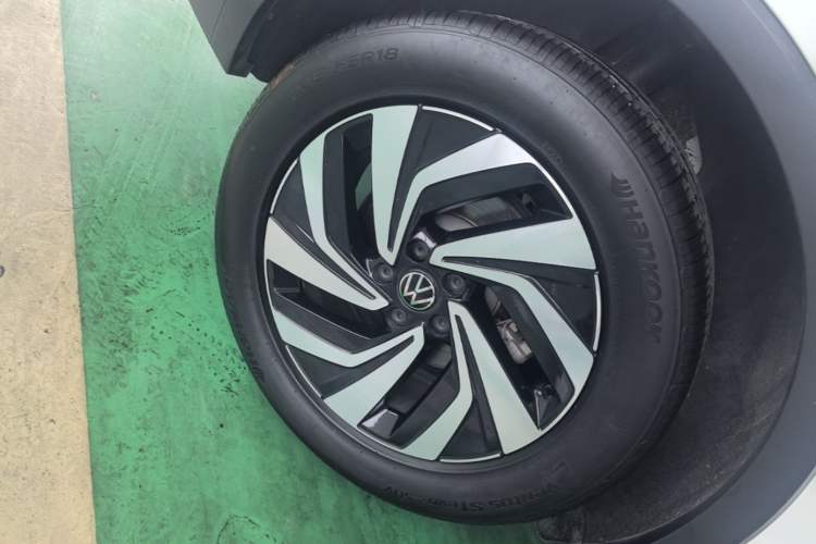 Used Volkswagen Tiguan L 2022 330TSI Automatic Two-Wheel Drive Smart Edition Right Rear Wheel Hub