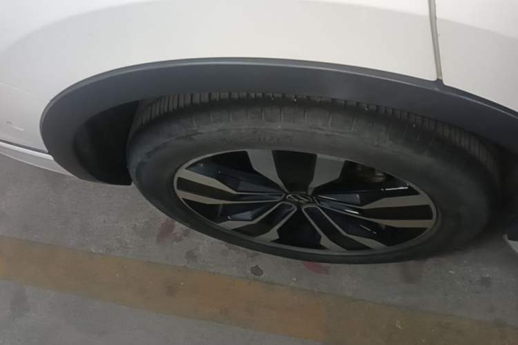 Used Volkswagen Tiguan L 2022 330TSI Automatic Two-Wheel Drive R-Line Enhanced Edition Right Rear Wheel Hub