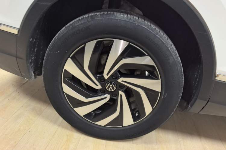 Used Volkswagen Tiguan L 2022 330TSI Automatic Two-Wheel Drive Smart Edition Right Rear Wheel Hub