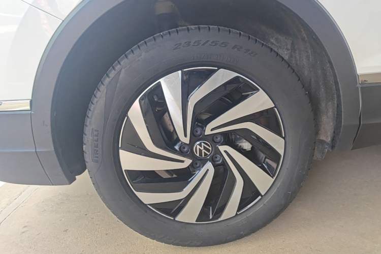 Used Volkswagen Tiguan L 2022 330TSI Automatic Two-Wheel Drive Smart Edition Right Rear Wheel Hub