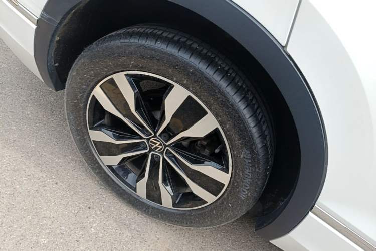 Used Volkswagen Tiguan L 2022 330TSI Automatic Two-Wheel Drive R-Line Enhanced Edition Right Rear Wheel Hub