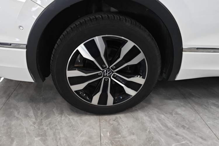 Used Volkswagen Tiguan L 2022 330TSI Automatic Two-Wheel Drive R-Line Enhanced Edition Right Rear Wheel Hub