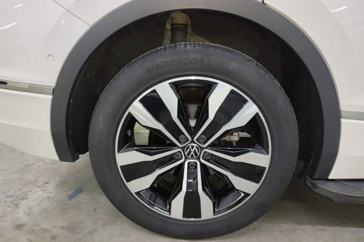Used Volkswagen Tiguan L 2022 330TSI Automatic Two-Wheel Drive R-Line Enhanced Edition Right Rear Wheel Hub