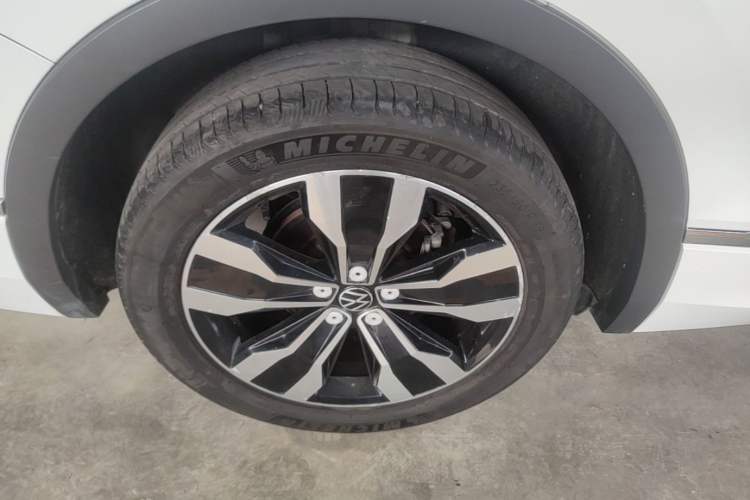 Used Volkswagen Tiguan L 2022 330TSI Automatic Two-Wheel Drive R-Line Enhanced Edition Right Rear Wheel Hub