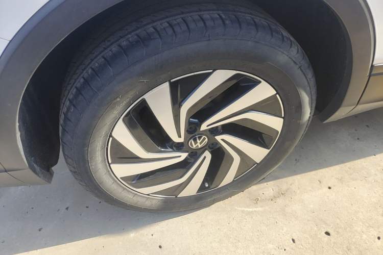 Used Volkswagen Tiguan L 2022 330TSI Automatic Two-Wheel Drive Comfort Edition Right Rear Wheel Hub