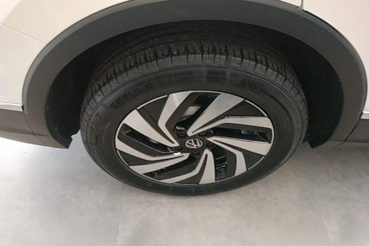 Used Volkswagen Tiguan L 2022 330TSI Automatic Two-Wheel Drive Smart Edition Right Rear Wheel Hub