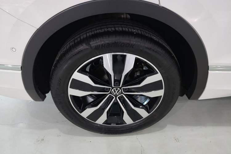 Used Volkswagen Tiguan L 2022 330TSI Automatic Two-Wheel Drive R-Line Enhanced Edition Right Rear Wheel Hub