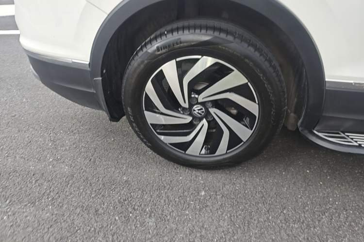 Used Volkswagen Tiguan L 2022 330TSI Automatic Two-Wheel Drive Smart Edition Right Rear Wheel Hub