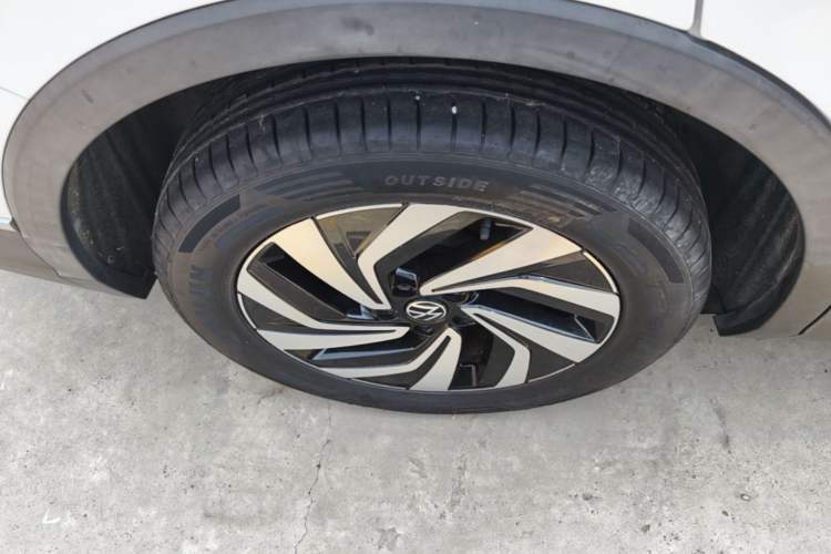 Used Volkswagen Tiguan L 2022 330TSI Automatic Two-Wheel Drive Smart Edition Right Rear Wheel Hub