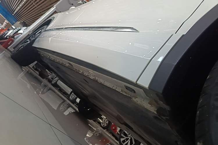 Used Volkswagen Tiguan L 2022 330TSI Automatic Two-Wheel Drive R-Line Enhanced Edition Right Side Sill